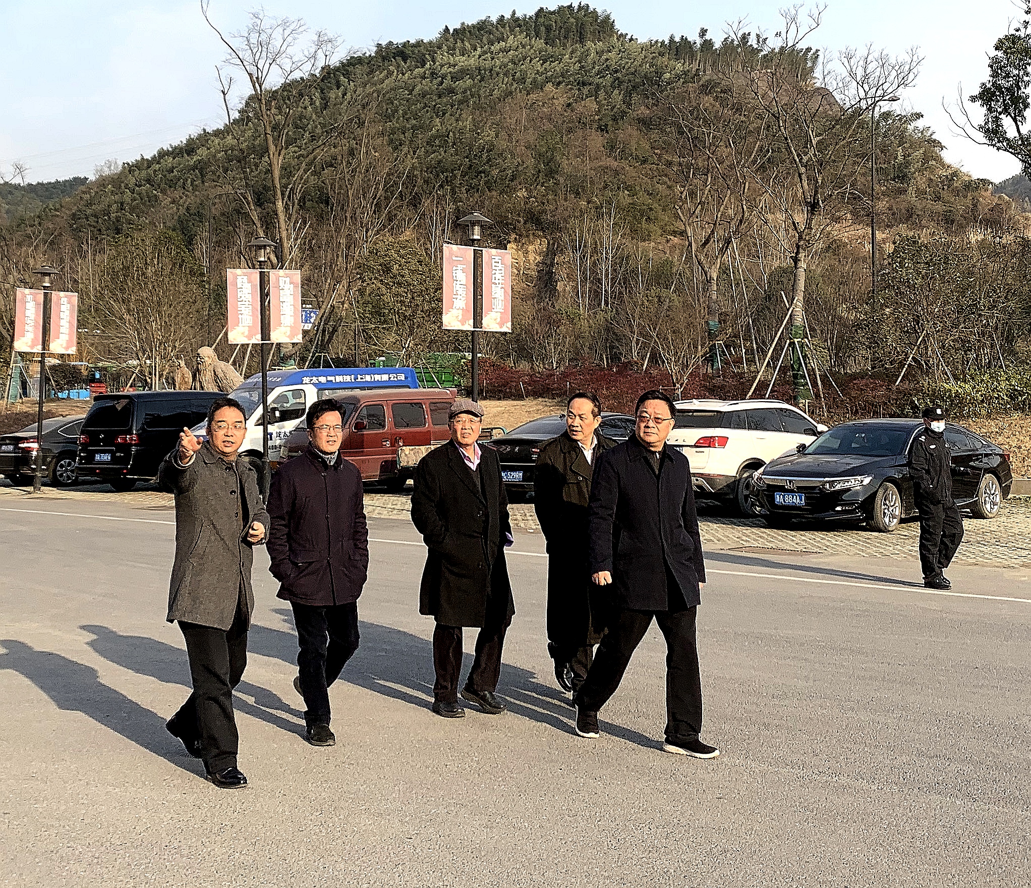 拳拳之心  殷殷之情  老辅导们参观调查j9国际站备用长城机电市场