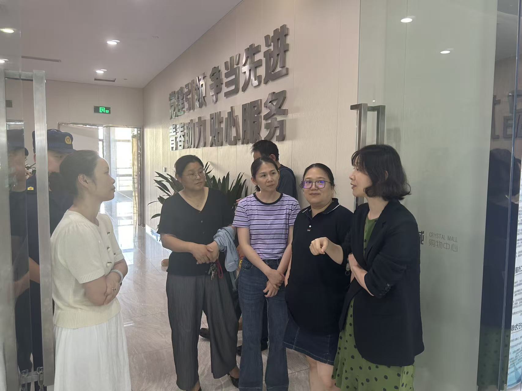 大关街路罗芳芳光临水晶城发展控烟专项查抄