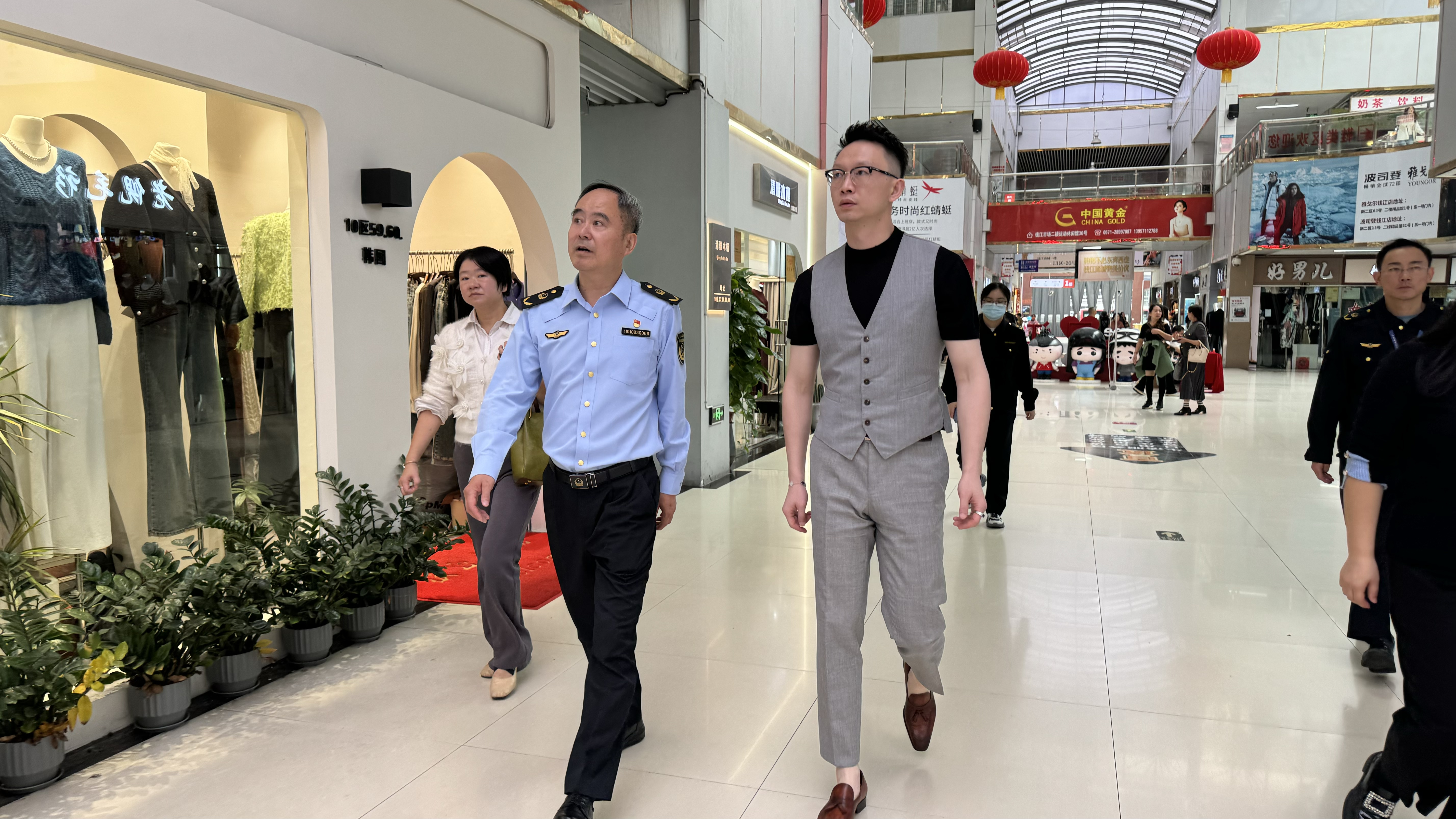 拱墅区市场监管局副局长光临钱江商城发展党建调研领导工作