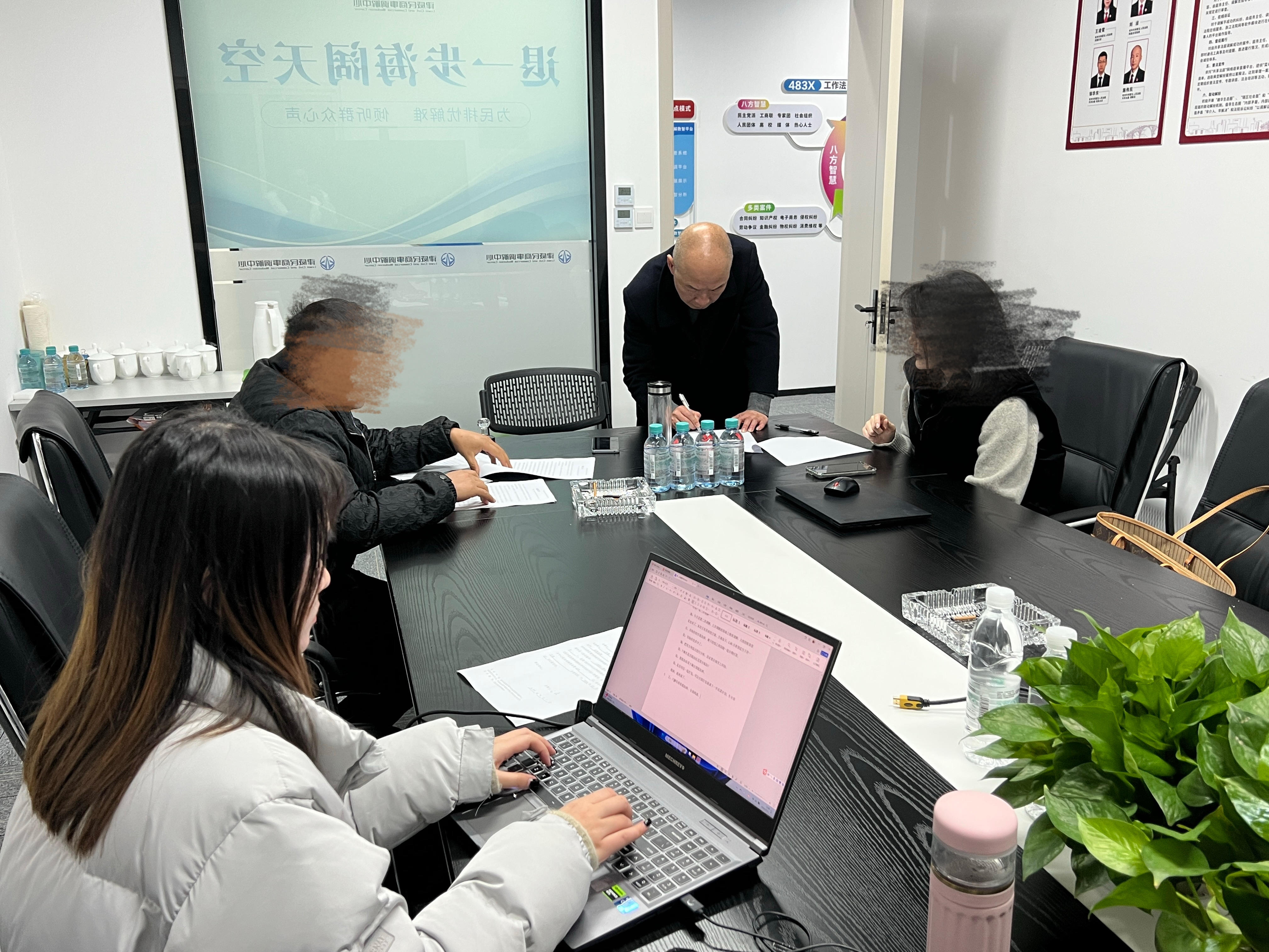 佳节将至不懈怠，高效解纷迎新春