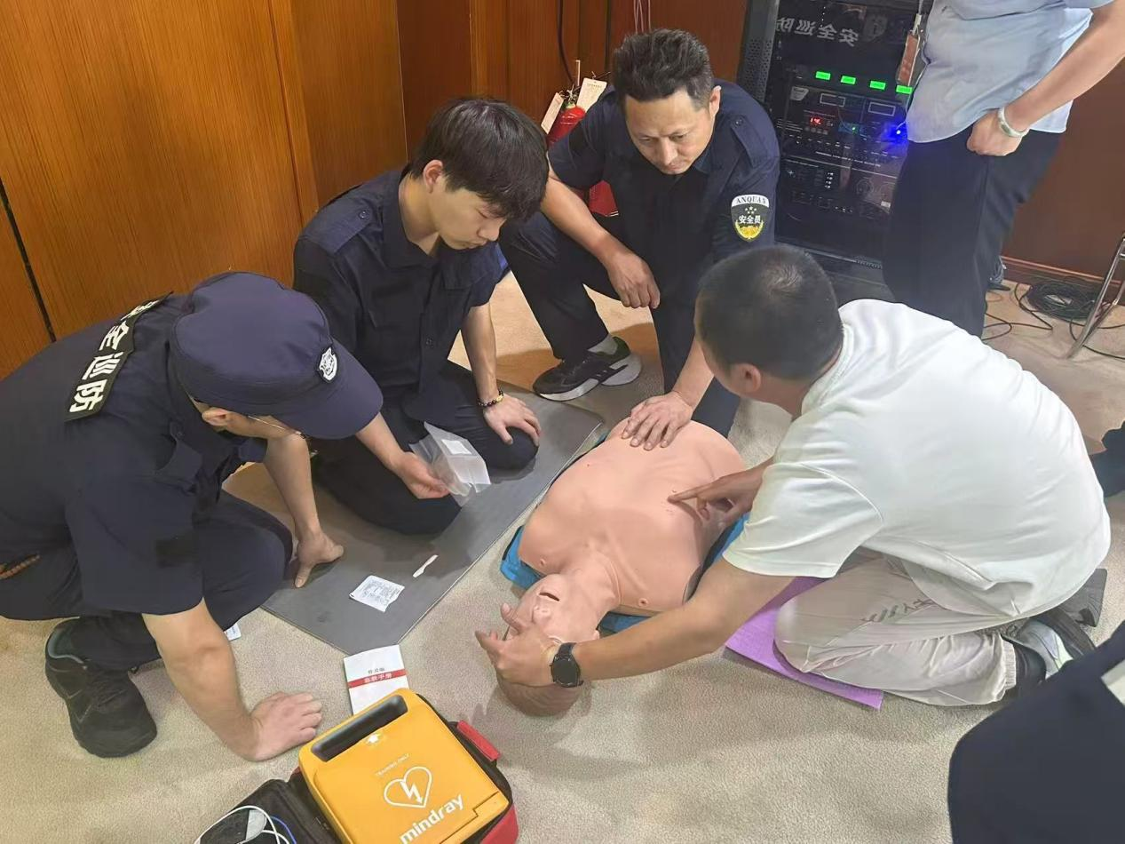 把握急救技术 守护性命安全 钱江商城&水晶城发展应急接济专项培训