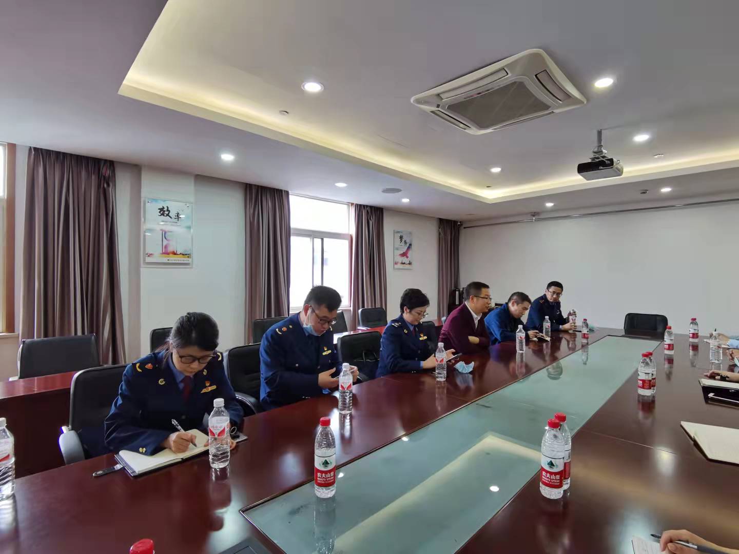 杭州市市场监管局光临钱江商城 视察领导知识产权；すぷ
