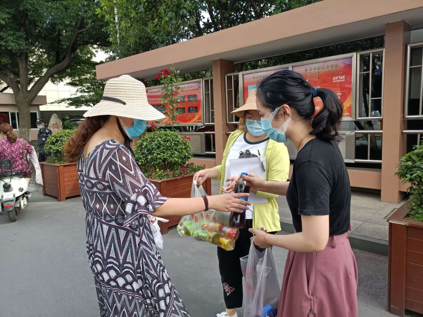 惊喜 (3).jpg 惊喜 (3).jpg